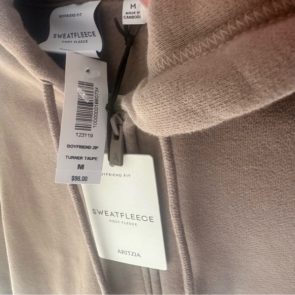 Aritzia Cozy Sweatfleece Boyfriend Zip Hoodie in Turner Taupe - Picture 10 of 10